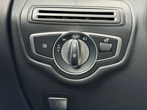 Certified 2022 Mercedes-Benz GLC 300 4MATIC image 36