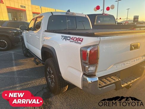Used 2022 Toyota Tacoma TRD Off-Road image 13