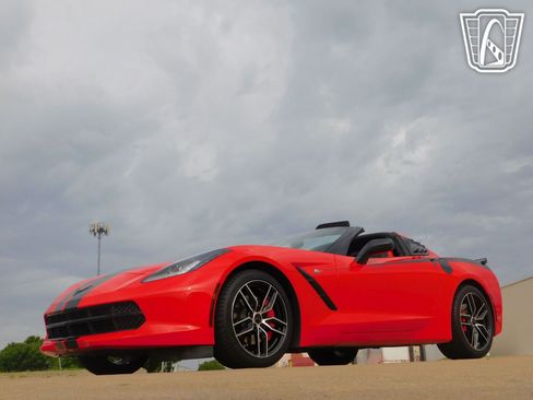 Used 2018 Chevrolet Corvette Stingray Coupe w/ 1LT image 2