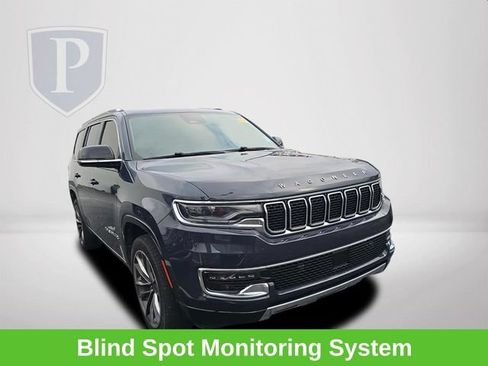 Used 2023 Jeep Wagoneer Series III w/ Premium Group I AWD/4WD image 2