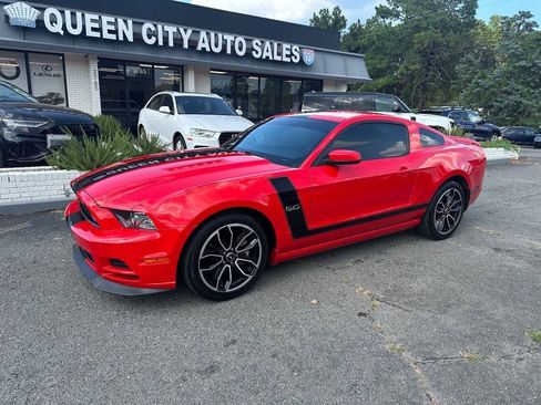 Used 2013 Ford Mustang GT Premium w/ Comfort Pkg RWD image 2