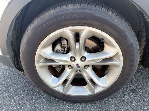 Used 2014 Ford Explorer Limited w/ Equipment Group 302A FWD image 7
