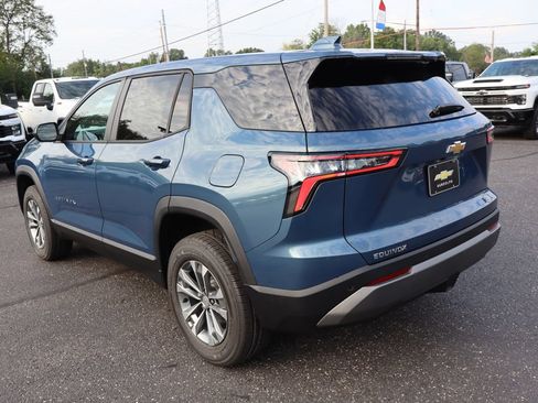 New 2027 Chevrolet Equinox LT FWD image 3