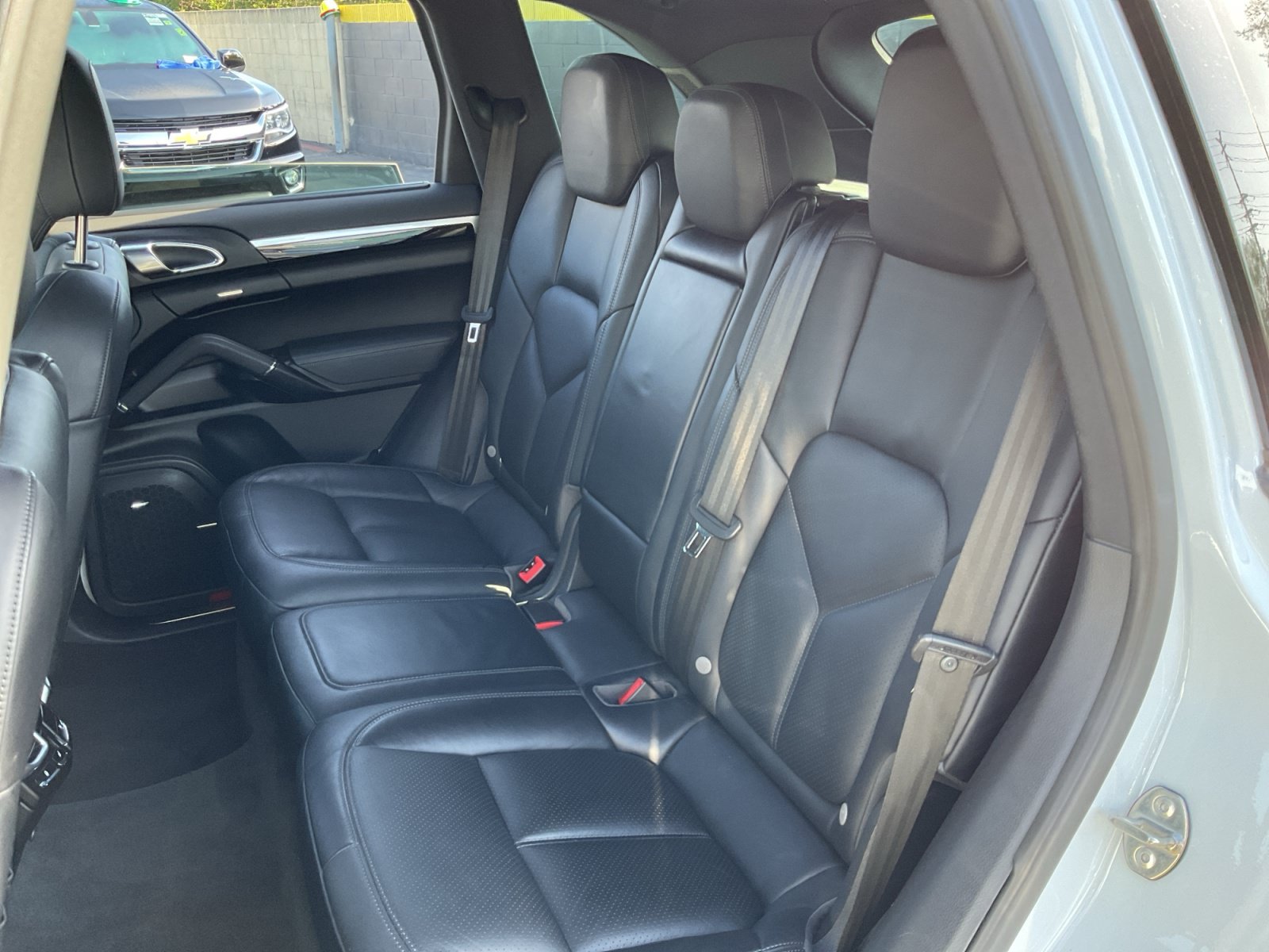 Used 2016 Porsche Cayenne S AWD/4WD image 19
