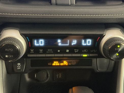 Used 2024 Toyota RAV4 LE AWD/4WD image 20