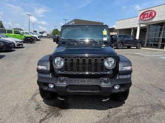 Used 2025 Jeep Wrangler Sport AWD/4WD video 2