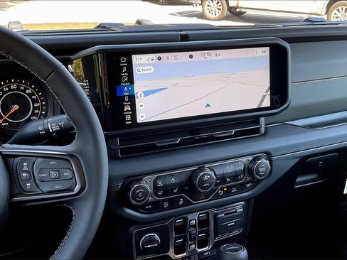 New 2025 Jeep Gladiator Mojave image 7