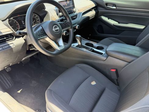 Certified 2025 Nissan Altima 2.5 SV FWD image 2