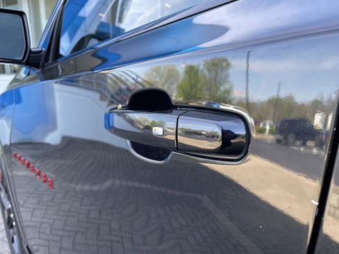 Used 2020 Chevrolet Traverse Premier w/ Redline Edition AWD/4WD image 12