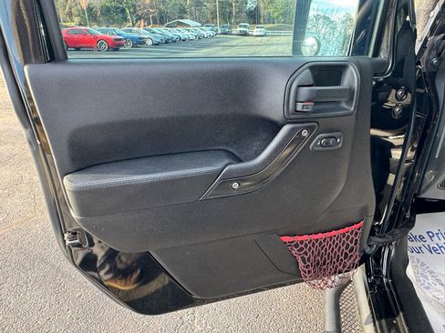 Used 2018 Jeep Wrangler Rubicon image 13