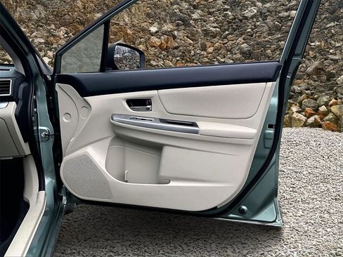 Used 2016 Subaru Impreza 2.0i Premium image 19