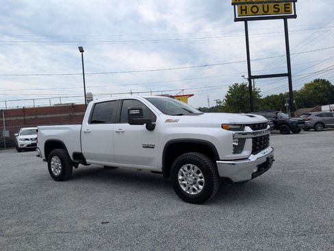 Used 2020 Chevrolet Silverado 2500 LT w/ Texas Edition AWD/4WD image 3
