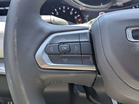 Used 2025 Jeep Compass Limited image 22