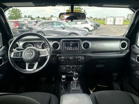 Used 2020 Jeep Wrangler Unlimited Sahara w/ Cold Weather Group AWD/4WD image 19