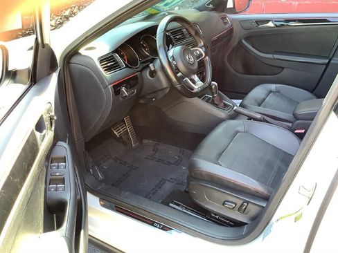 Used 2016 Volkswagen Jetta GLI SE FWD image 11