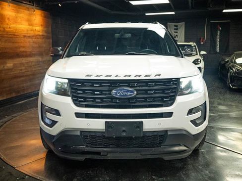 Used 2017 Ford Explorer Sport AWD/4WD image 4