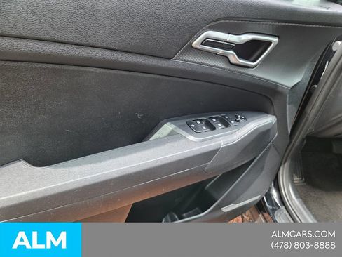 Used 2025 Kia Sportage LX FWD image 27