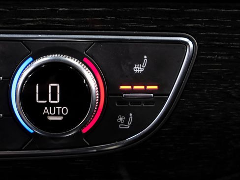 Used 2019 Audi Q7 3.0T Prestige w/ Prestige Package AWD/4WD image 38