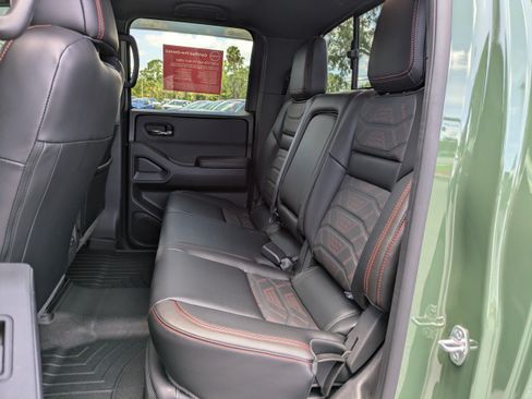 Certified 2025 Nissan Frontier PRO-4X w/ Pro Premium Package AWD/4WD image 14