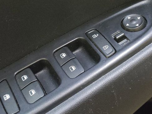 Used 2021 Hyundai Venue SE image 27