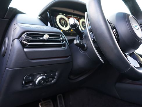 Used 2024 Aston Martin DB12 Coupe image 7