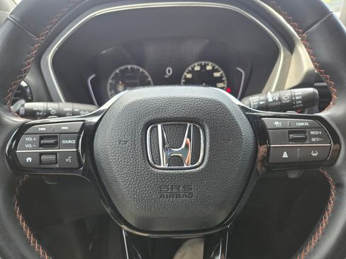 Certified 2025 Honda Pilot Sport image 9