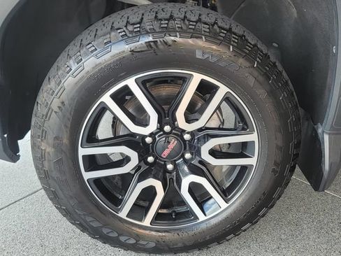 Used 2023 GMC Sierra 1500 AT4 w/ AT4 Premium Package AWD/4WD image 6