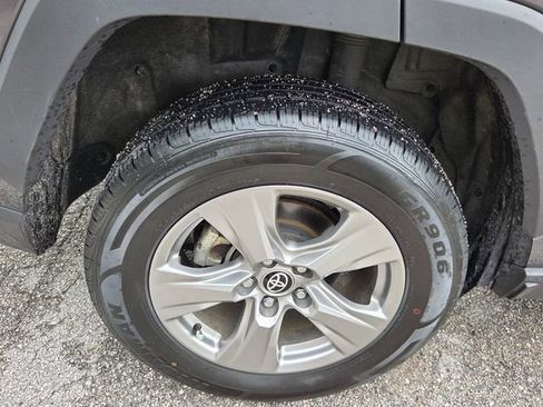 Used 2024 Toyota RAV4 XLE FWD image 19