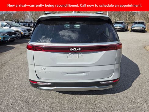 Certified 2024 Kia Carnival SX image 4