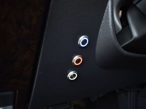 Used 2015 Ford F350 Platinum w/ FX4 Off-Road Package image 12