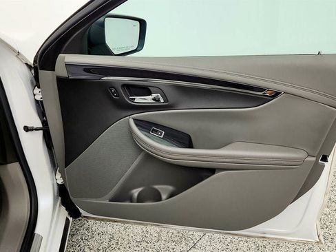 Used 2016 Chevrolet Impala LTZ FWD image 25