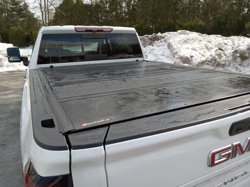 Used 2022 GMC Sierra 2500 Denali image 8