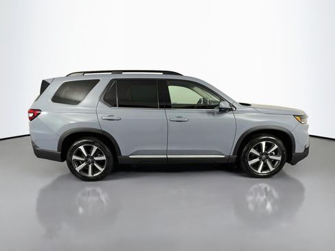 Certified 2024 Honda Pilot Touring image 4