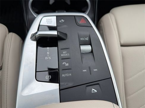 Certified 2025 BMW X1 M35i w/ Premium Package image 27