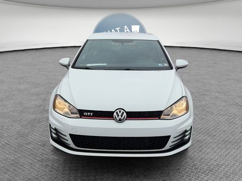 Used 2017 Volkswagen Golf 4-Door FWD image 9