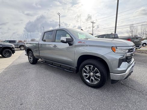 Used 2025 Chevrolet Silverado 1500 LT image 4