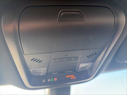 Used 2024 Buick Enclave Premium image 25