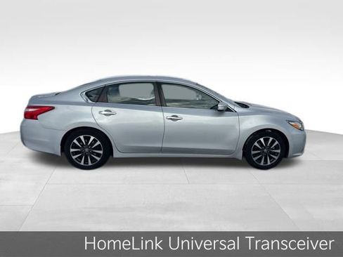 Used 2016 Nissan Altima 2.5 SV w/ Convenience Package image 6