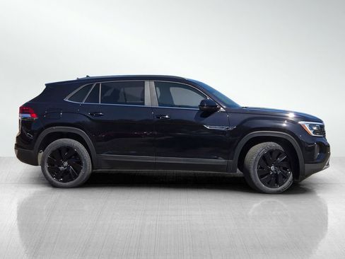 Used 2024 Volkswagen Atlas Cross Sport SE AWD/4WD image 3