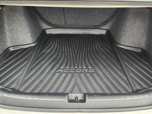 Used 2019 Honda Accord Touring image 31