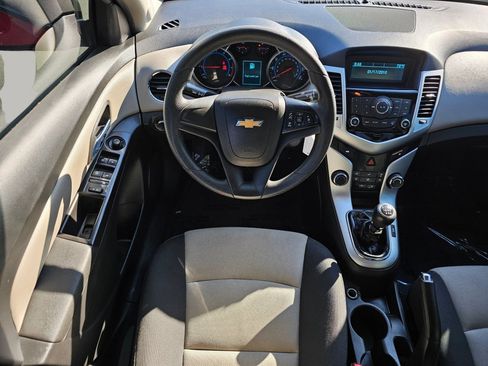 Used 2015 Chevrolet Cruze LS image 3