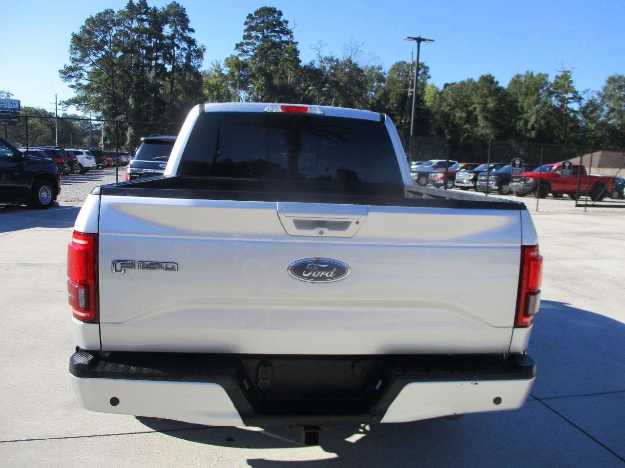 Used 2017 Ford F150 Lariat w/ Equipment Group 502A Luxury AWD/4WD image 11