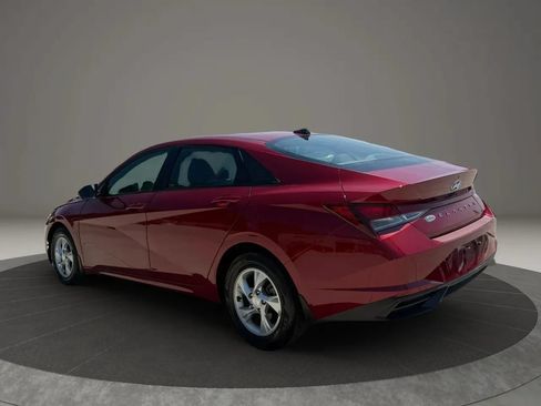 Used 2023 Hyundai Elantra SE FWD image 4