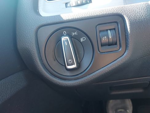 Used 2015 Volkswagen Golf S FWD image 20