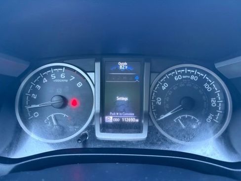 Used 2017 Toyota Tacoma Limited w/ Tow Package RWD image 16