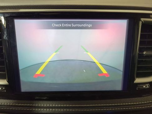 Used 2024 Chrysler Pacifica Touring-L FWD image 20