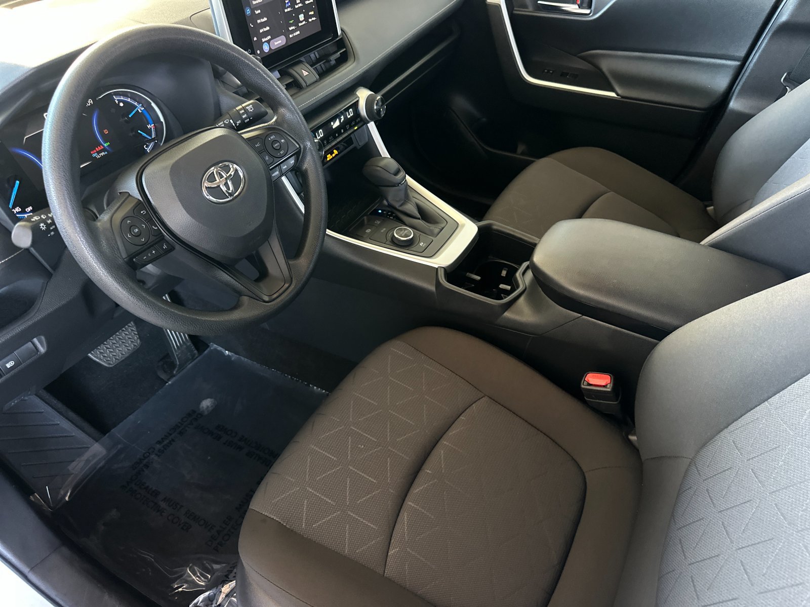 Used 2025 Toyota RAV4 XLE AWD/4WD image 9