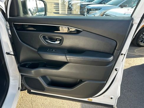 Used 2023 Honda Pilot Touring image 15