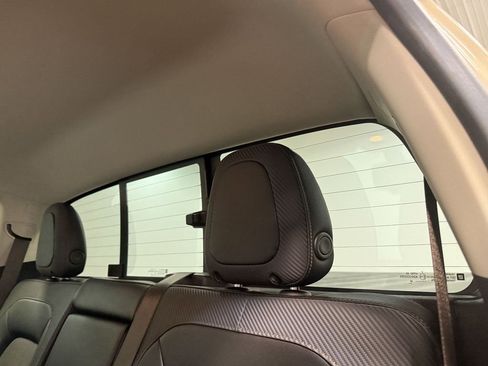 Used 2022 GMC Canyon AT4 image 9