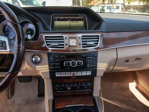 Used 2014 Mercedes-Benz E 250 BlueTEC 4MATIC Sedan image 14